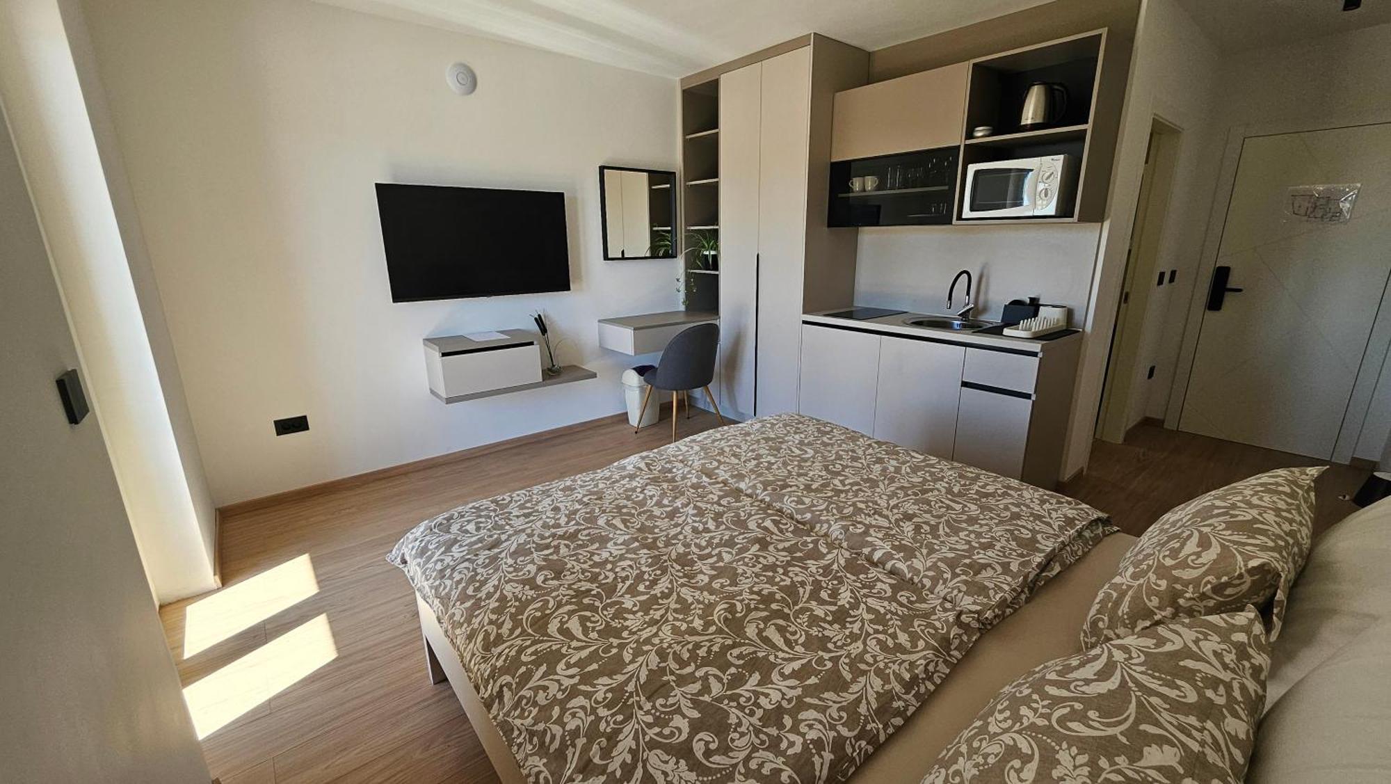 Richi Rooms & App Funtana Bagian luar foto